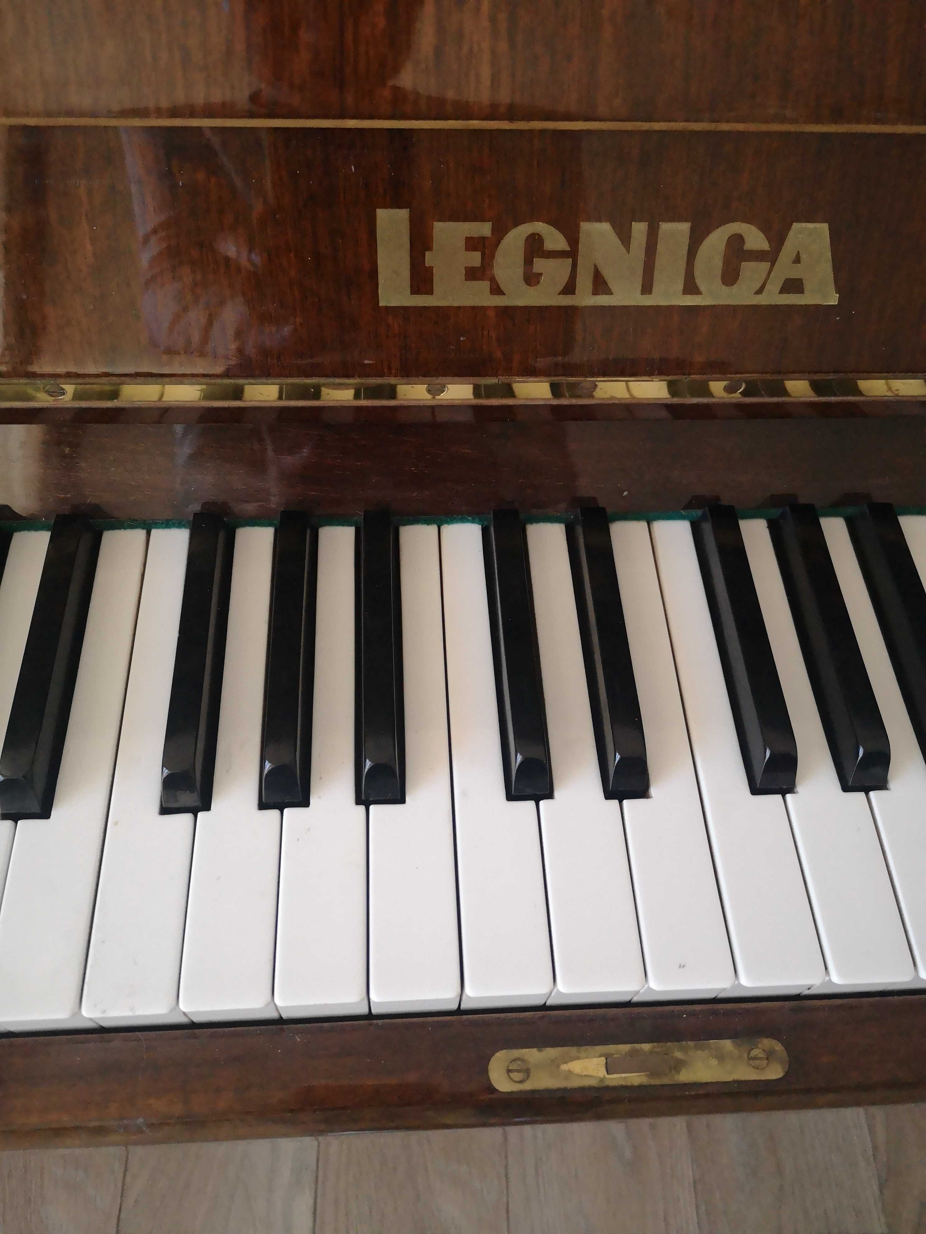 Pianino Legnica brąz