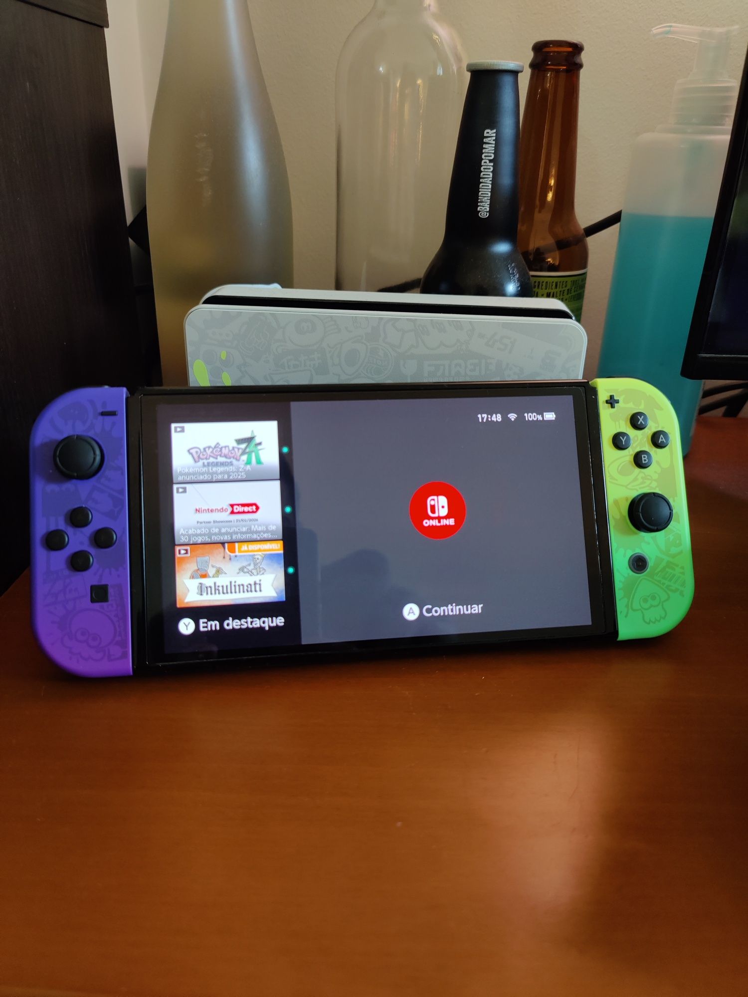 Nintendo Switch OLED Splatoon Edition + Pro controller