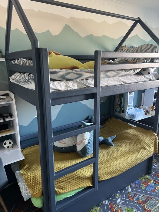 Продам ліжко дитяче двухярусне, смерека.