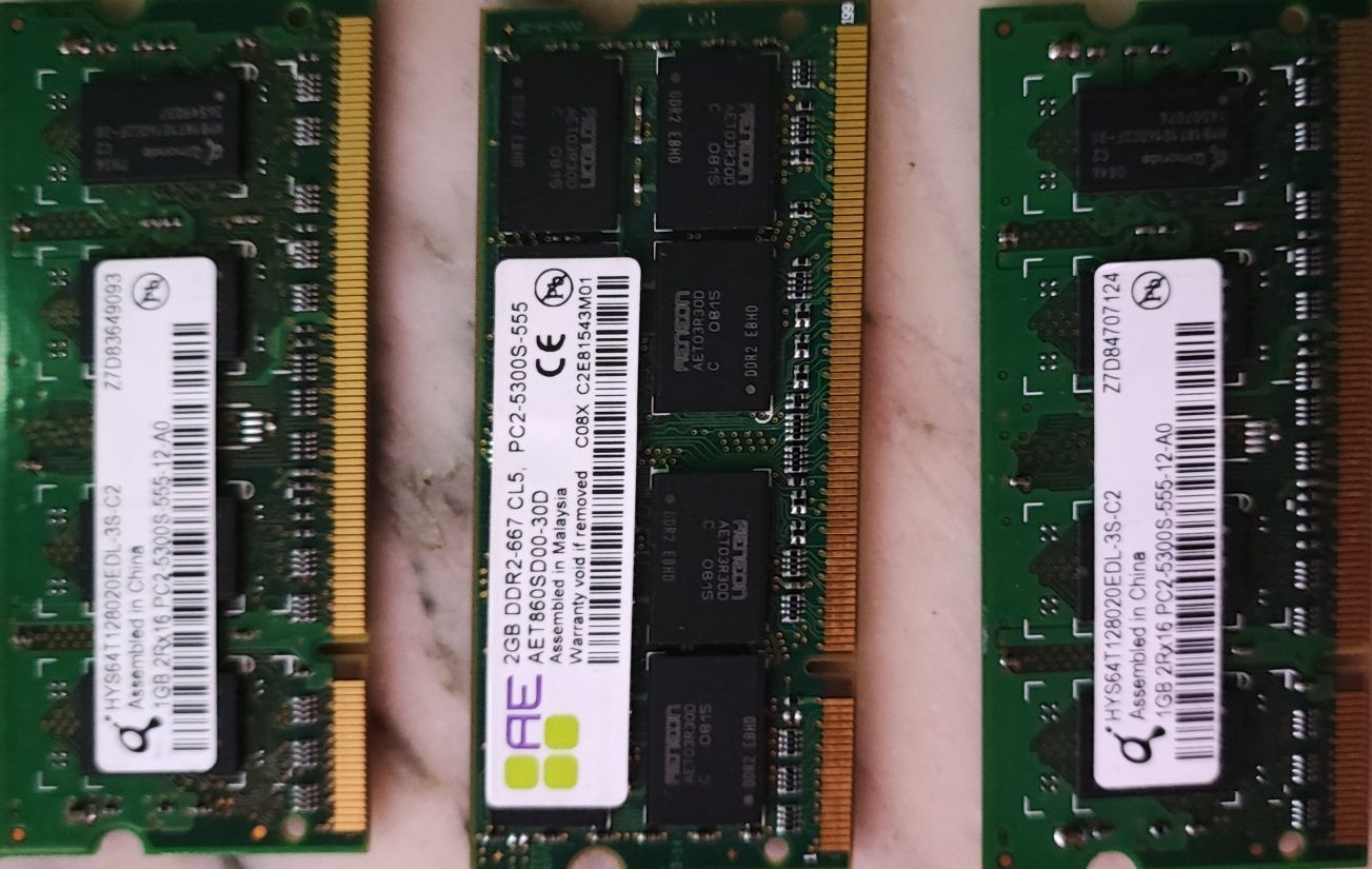 Memórias RAM ddr2 de 1 GB e 2gb