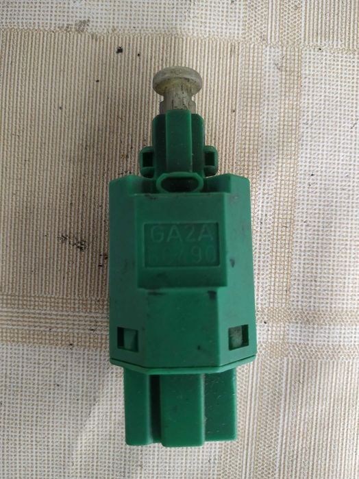 Датчик кнопка  стоп сигнала Mazda