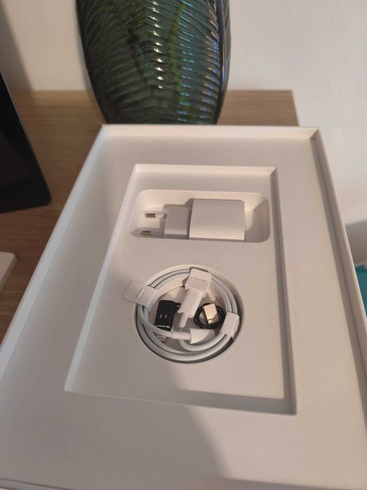 Apple iPad 9th Gen 10.2" 64GB cinzento