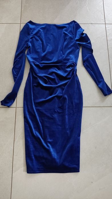 Nowa sukienka welurowa rozm.M