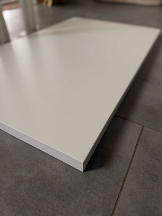 Biale biurko Ikea