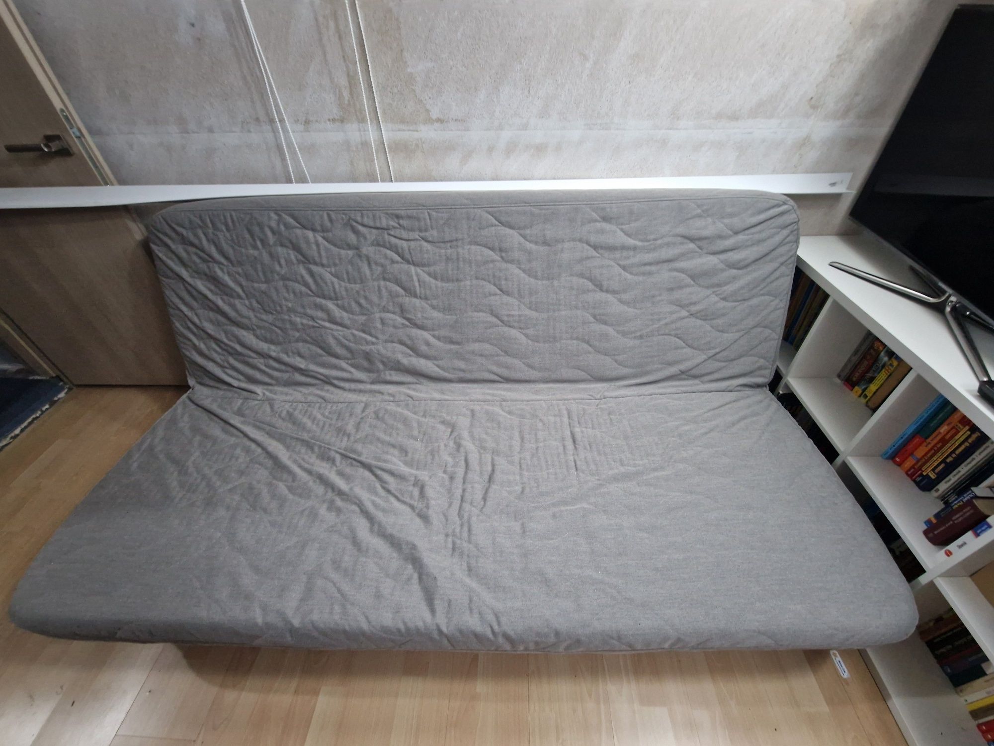Sofa dwuosobowa Ikea 140x 200 rozkładana  z pojemnikiem
