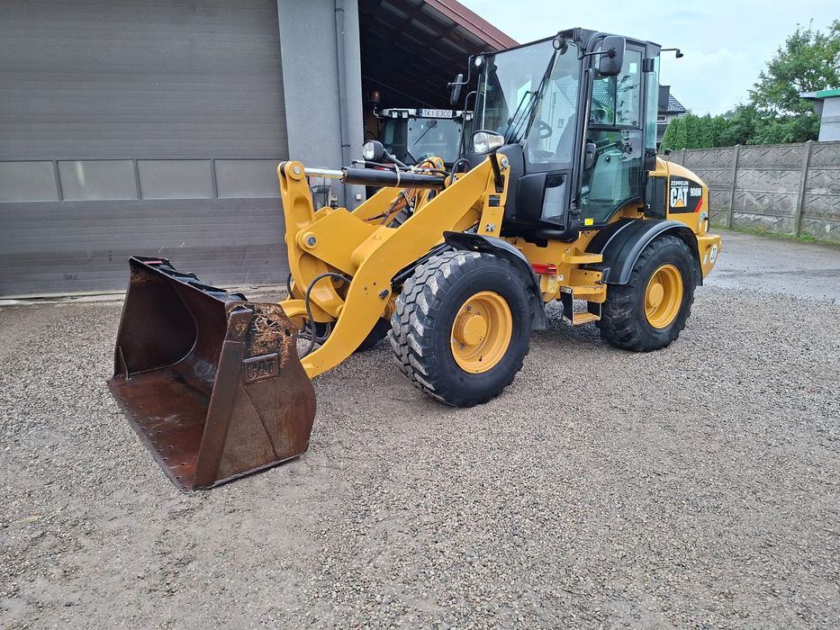 Caterpillar CAT 908 M  ładowarka kołowa sprowadzona z Niemiec 906 907
