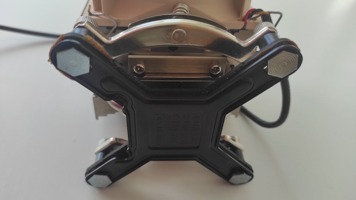 Кулер для процесора Noctua NH-U9B