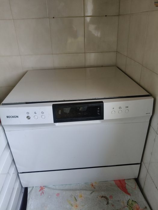 Máquina de loiça pequena