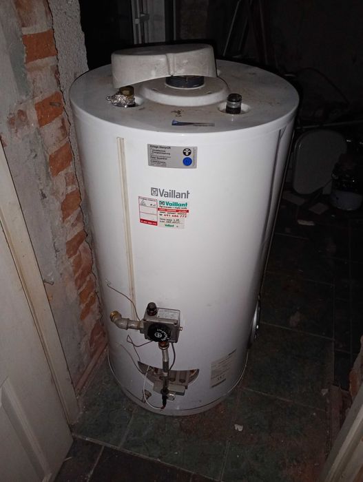Piec gazowy Vaillant  + zbiornik C.W.U.