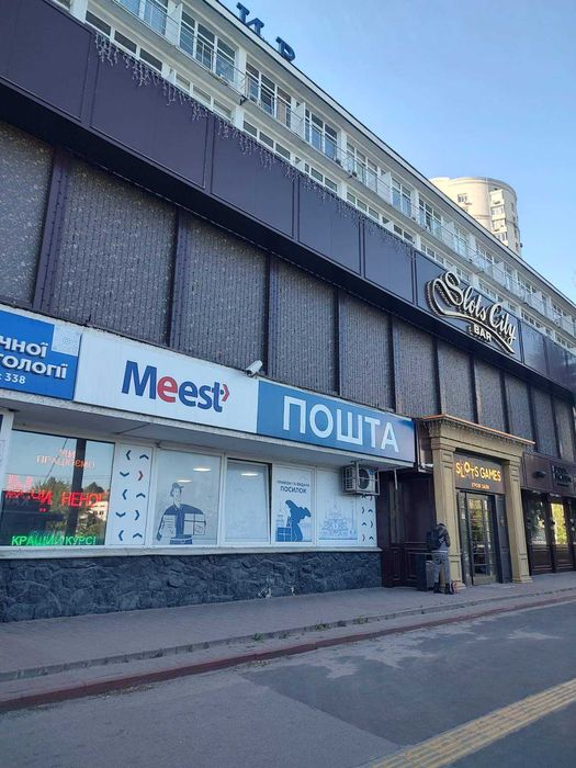 Ст.м. Голосіївська- 1 хв! Здам офіси 14-15-16 м.кв. Є свій сан/вузол!!