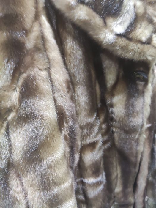 Якісна шуба зі штучного хутра