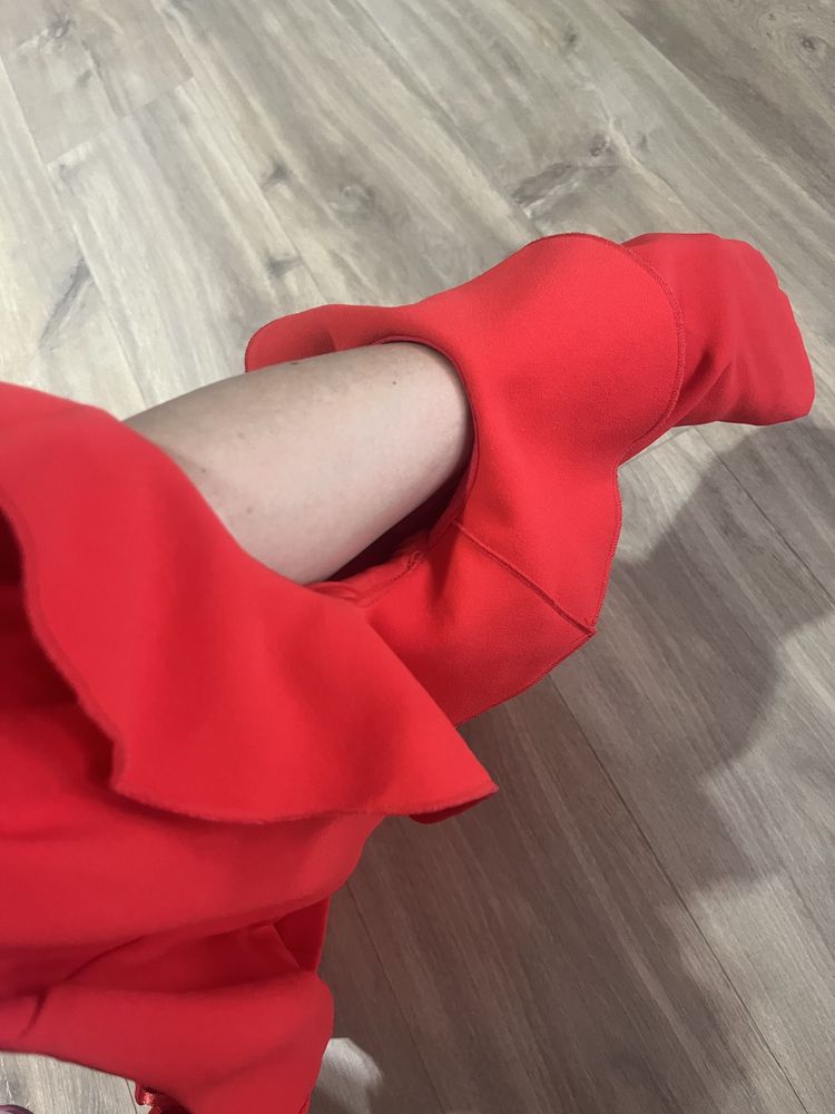 Sukienka czerwona na jedno ramię. Rozmiar  L