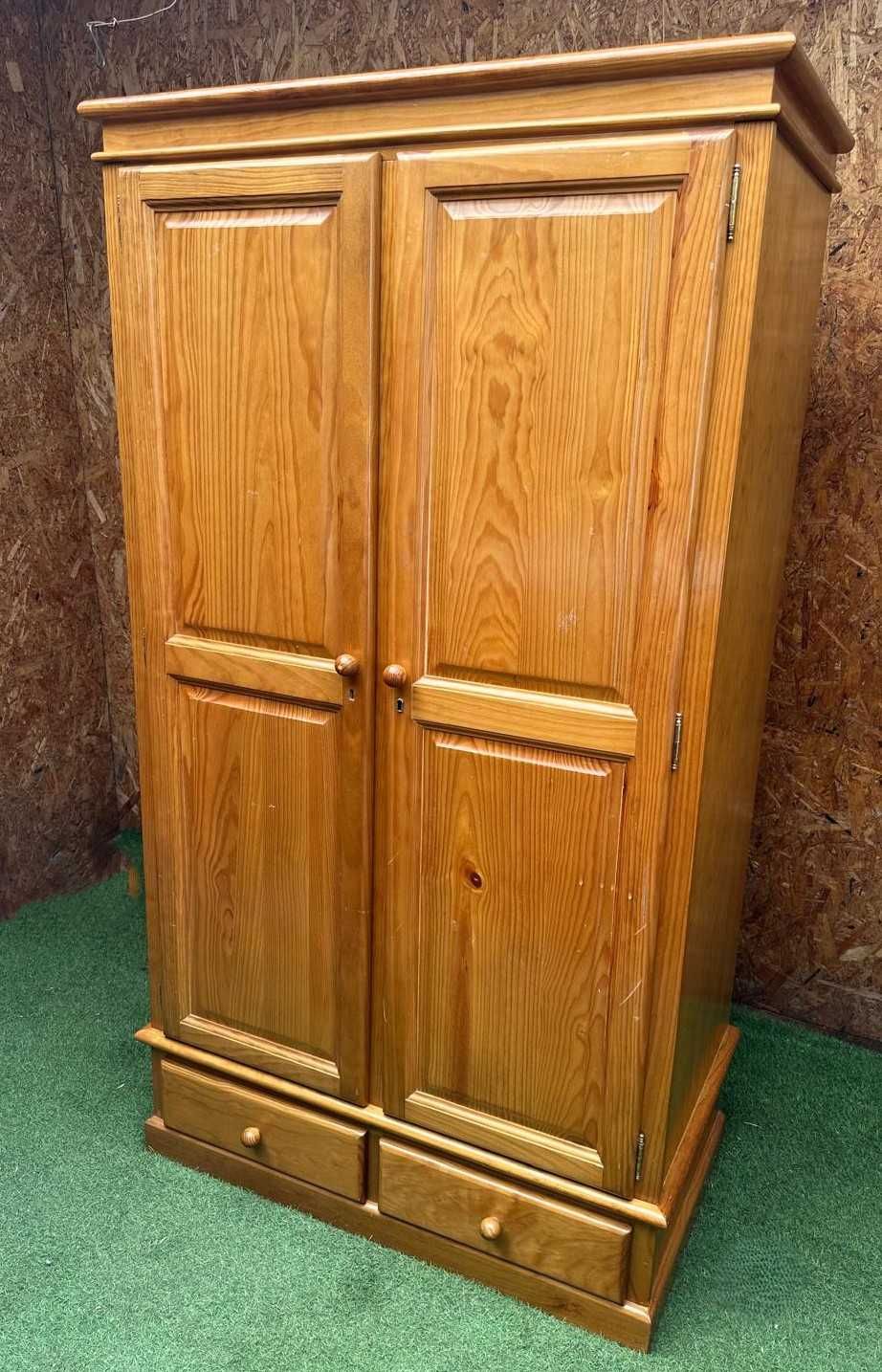 Roupeiro duas portas 63X117X180 cm e espelho interior