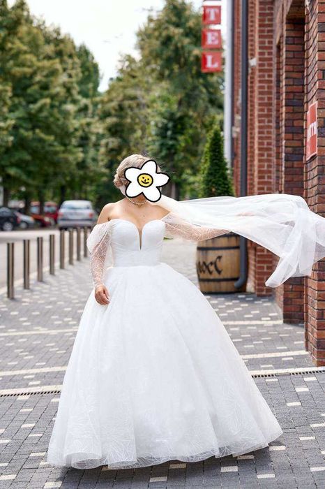 Продам весільну сукню.