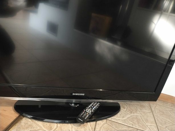 Telewizor TV LCD 46 cali "Samsung" z pilotem LE46A551P2RXXC
