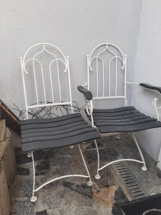 Solidne metalowe krzesła ogrodowe