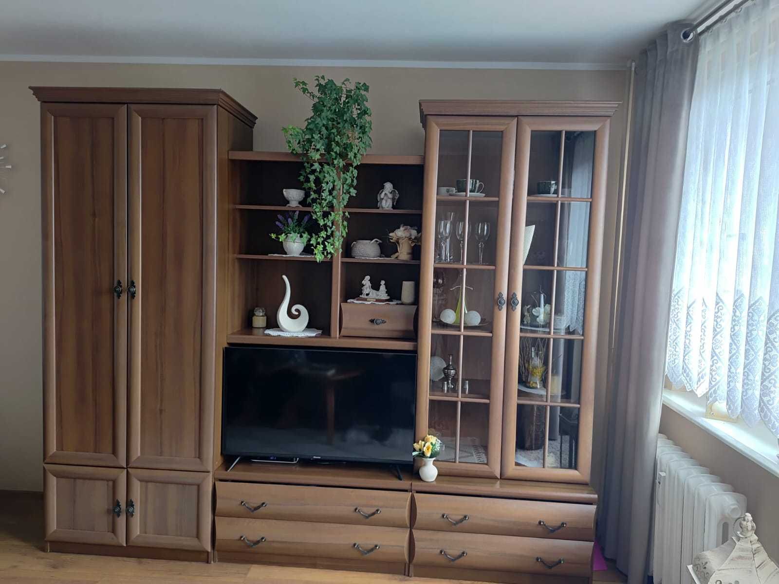 Sprzedam zestaw mebli