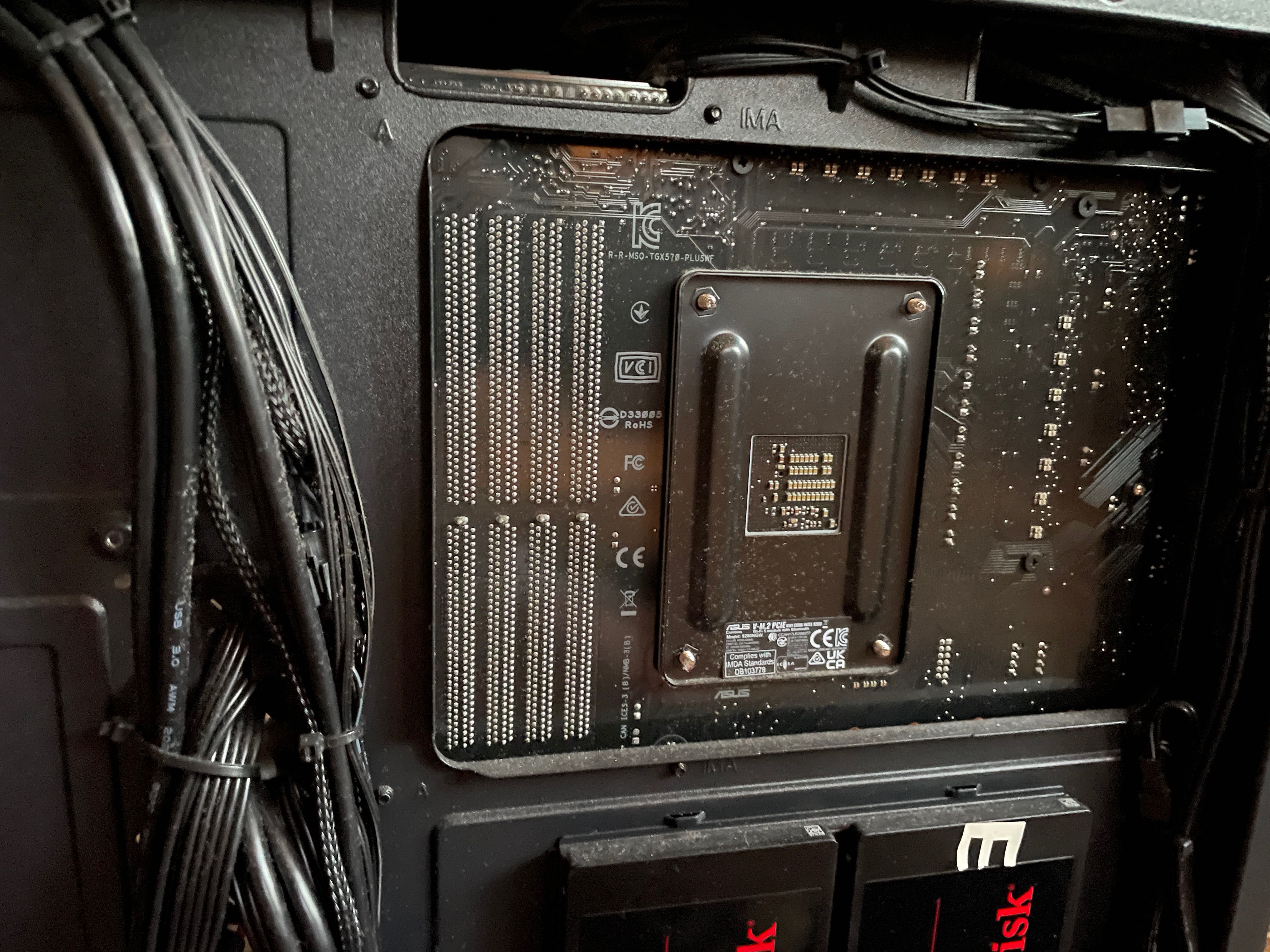 Komputer stacjonarny AMD 5, RAM 64GB, NVMe 3TB, GPU 12GB