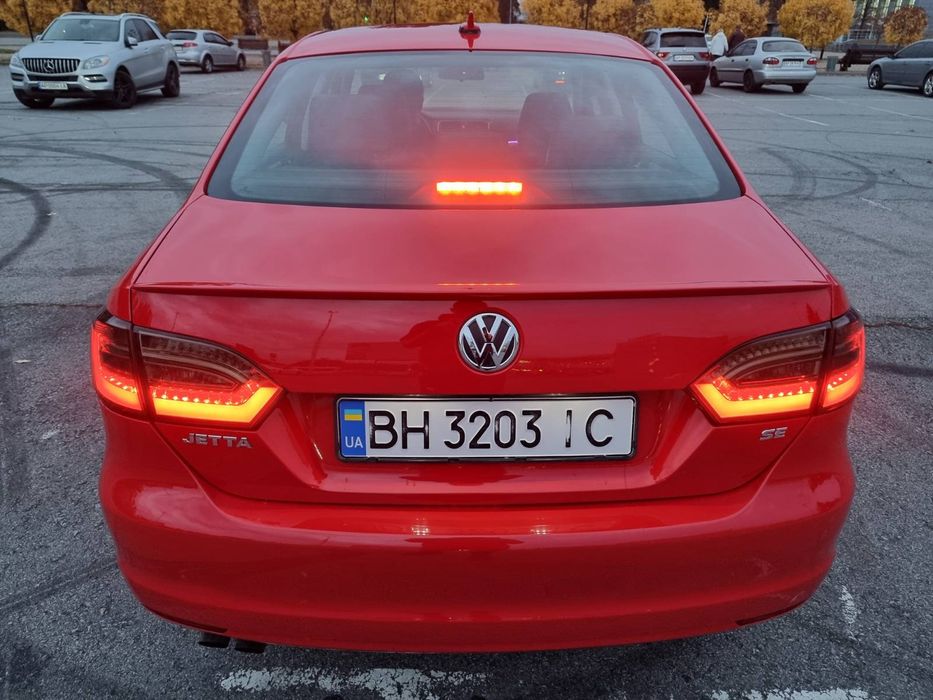 Продам автомобіль Volkswagen Jetta 2014 1,8