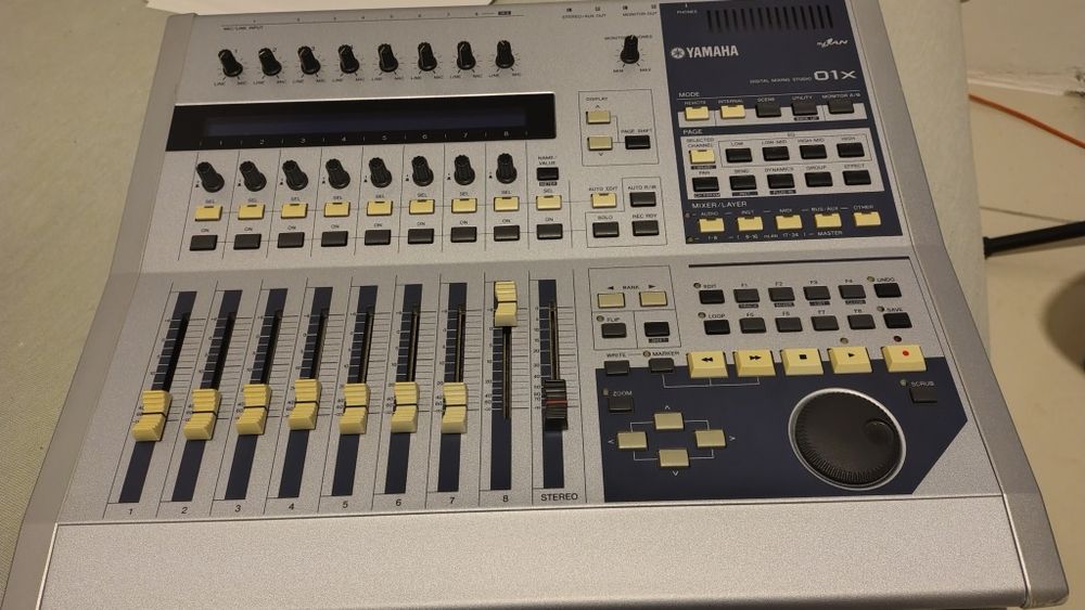 Yamaha 01X – Cyfrowy mikser / interfejs audio / kontroler DAW