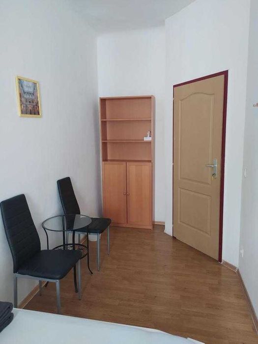 Просторий хостел біля м Дорогожичі — тихий район, поруч усе необхідне!