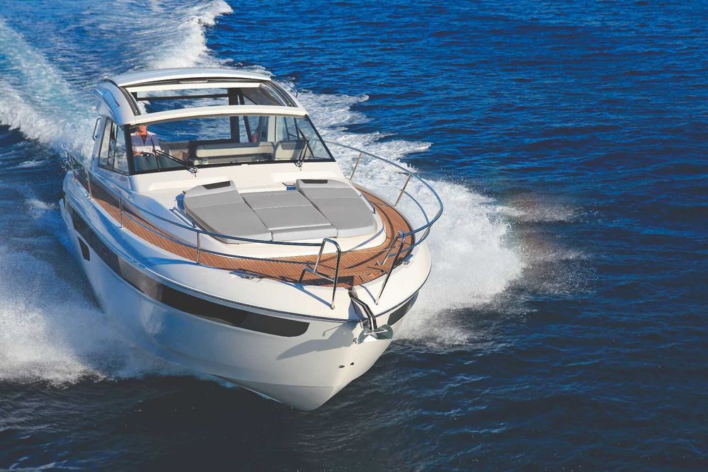 Jacht motorowy Bavaria S45