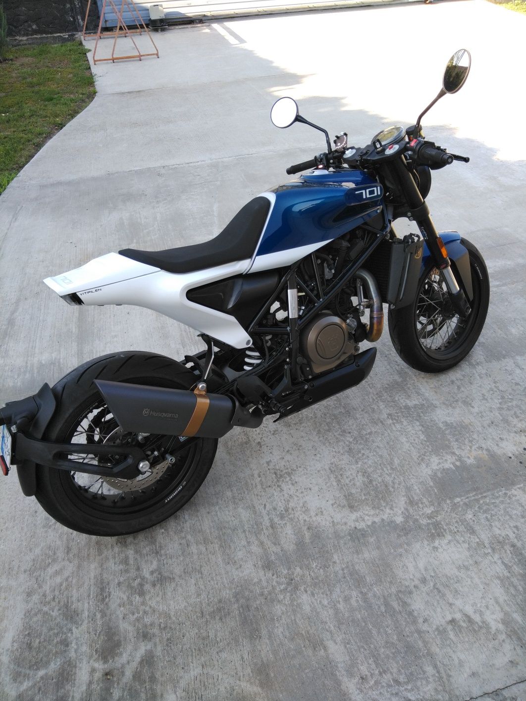 HUSGVARNA 701 / KTM 690 /Huskvarna Svartpilen 401