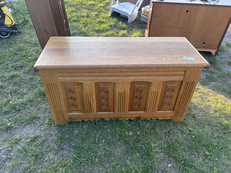 Skrzynia z litego drewna