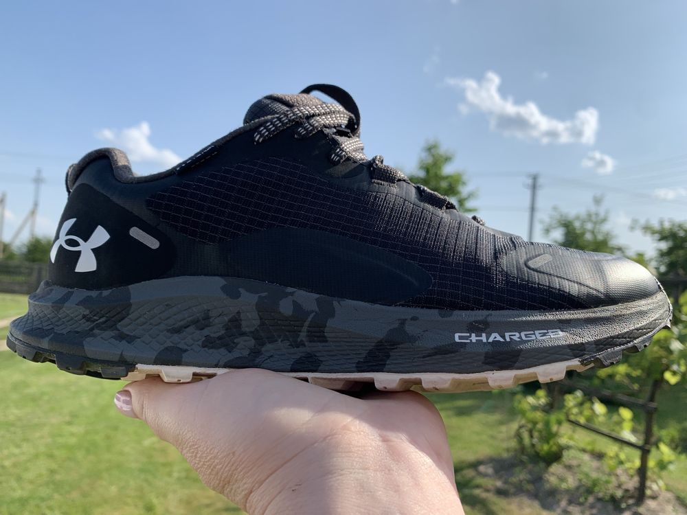Under Armour w Charged бігові кросівки