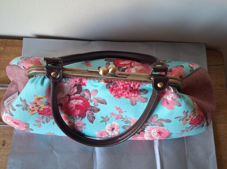 Mala de mão em tecido