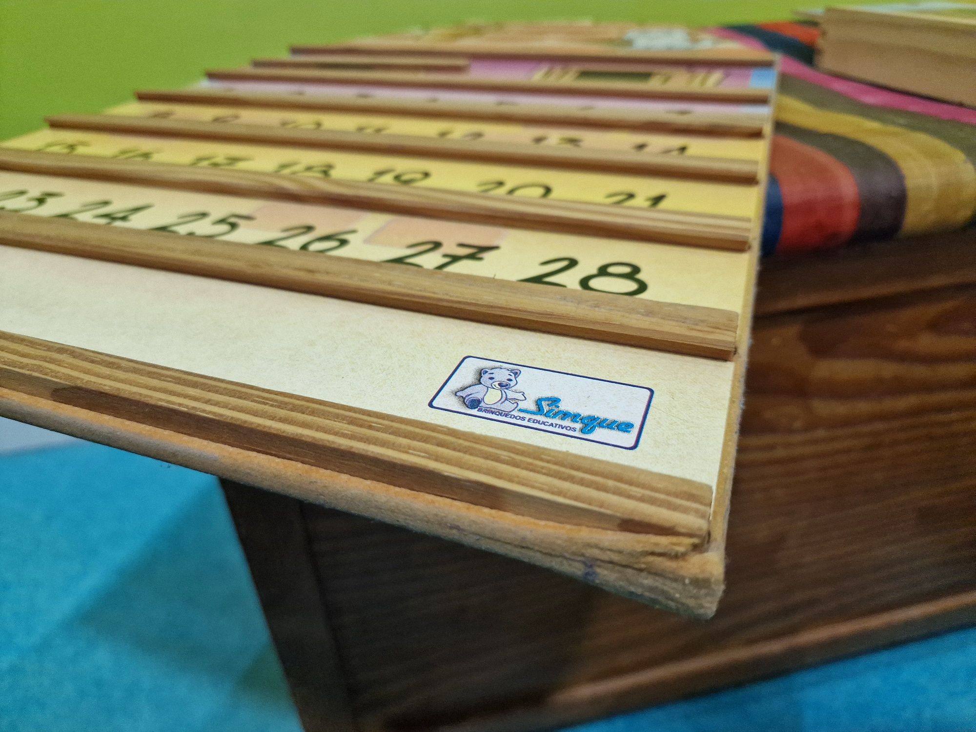 Calendário de madeira