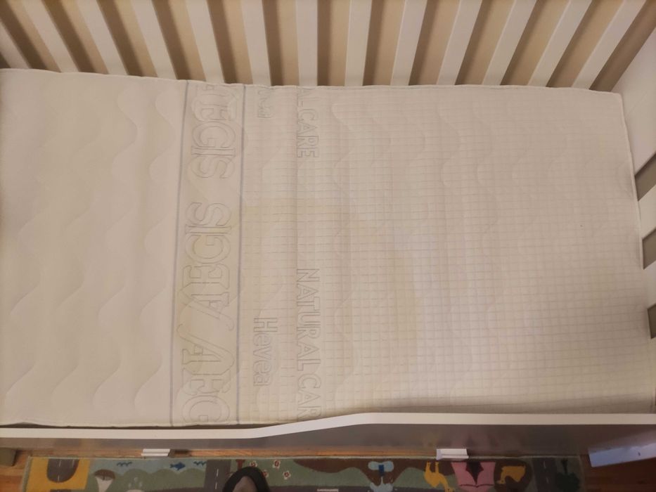 Łóżeczko dziecięce drewniane białe 140x70