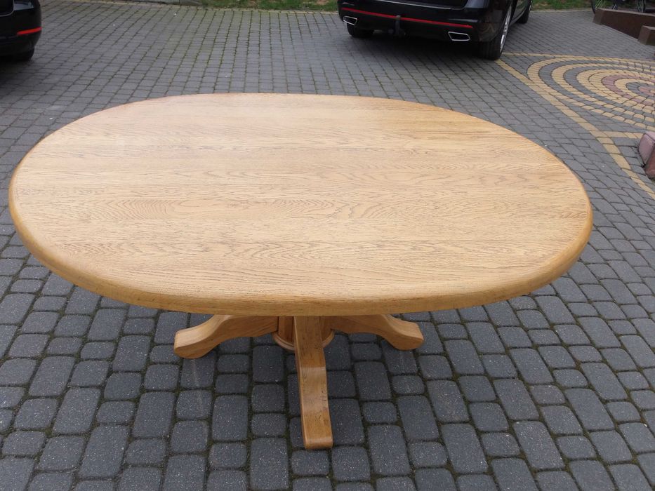 Ładny stół dębowy owalny