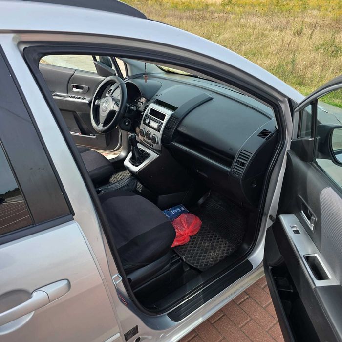 Sprzedam auto MAZDA 5