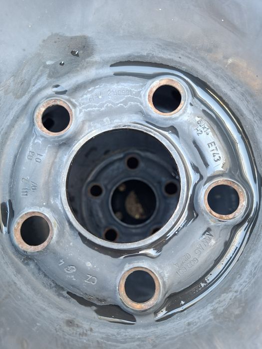 Колеса Шкода Фабия. 5/100/14. J6. Et43. Dia57,1.  Шины Зима 185/60/14.