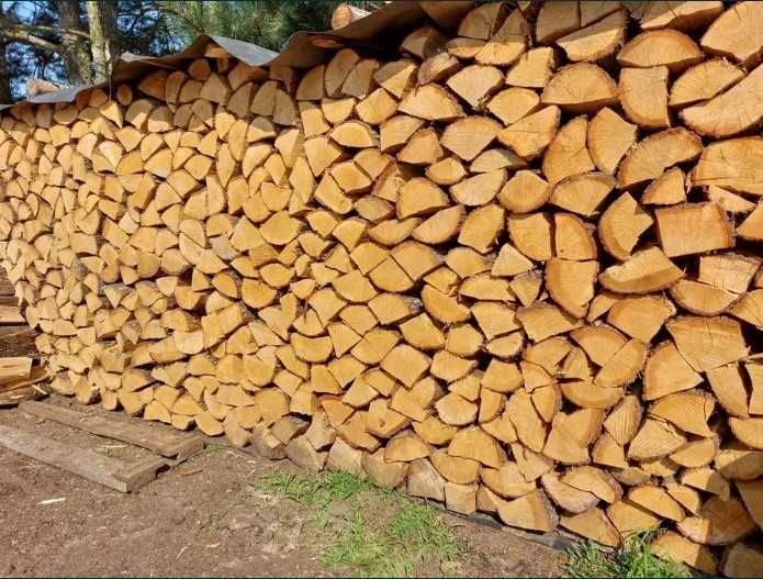 Drewno opałowe kominkowe pocięte, połupane, liściaste twarde