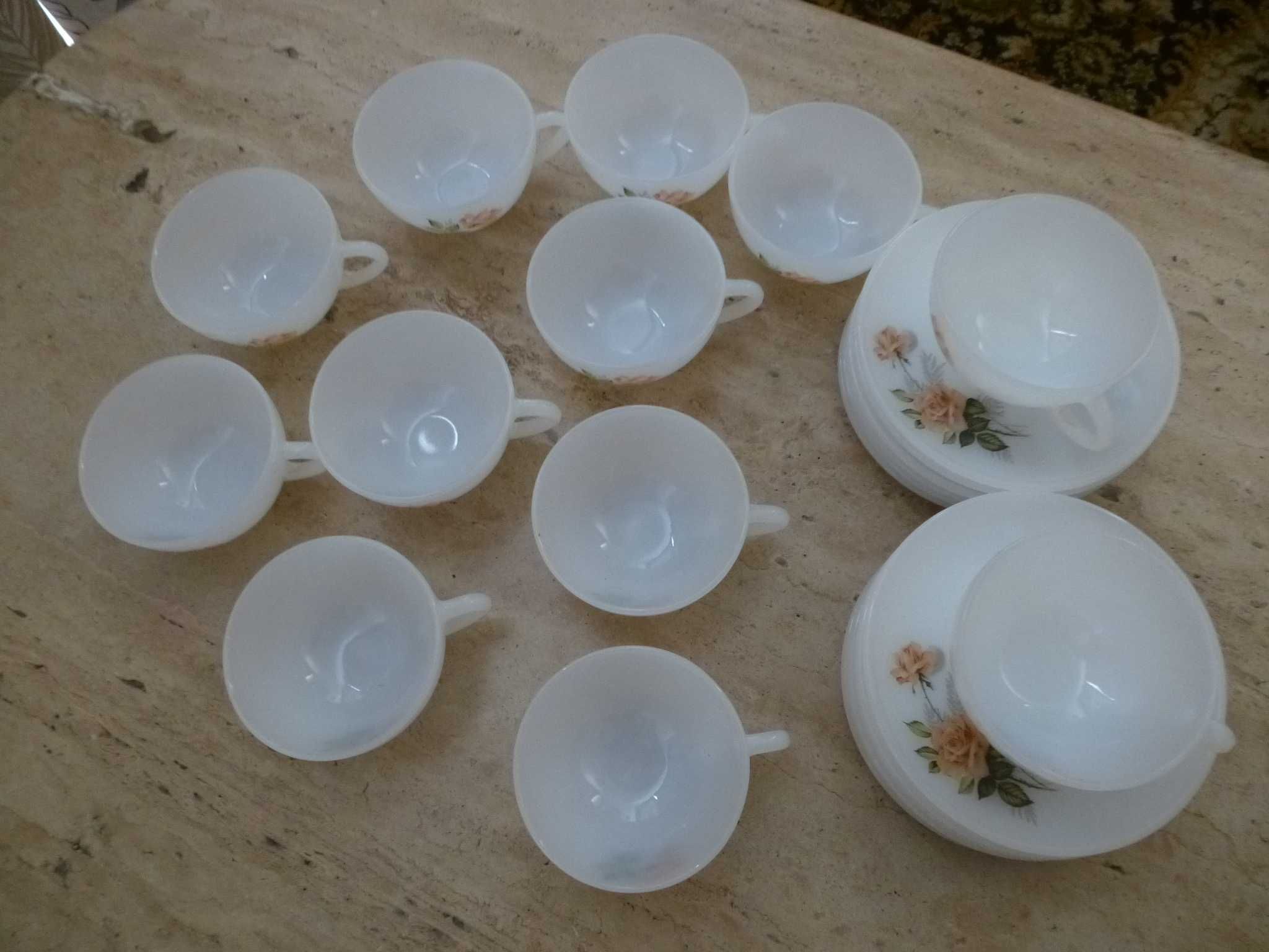 12 chávenas com pires, de café, vintage