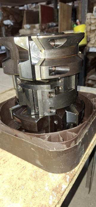 Фрези по дереву різні