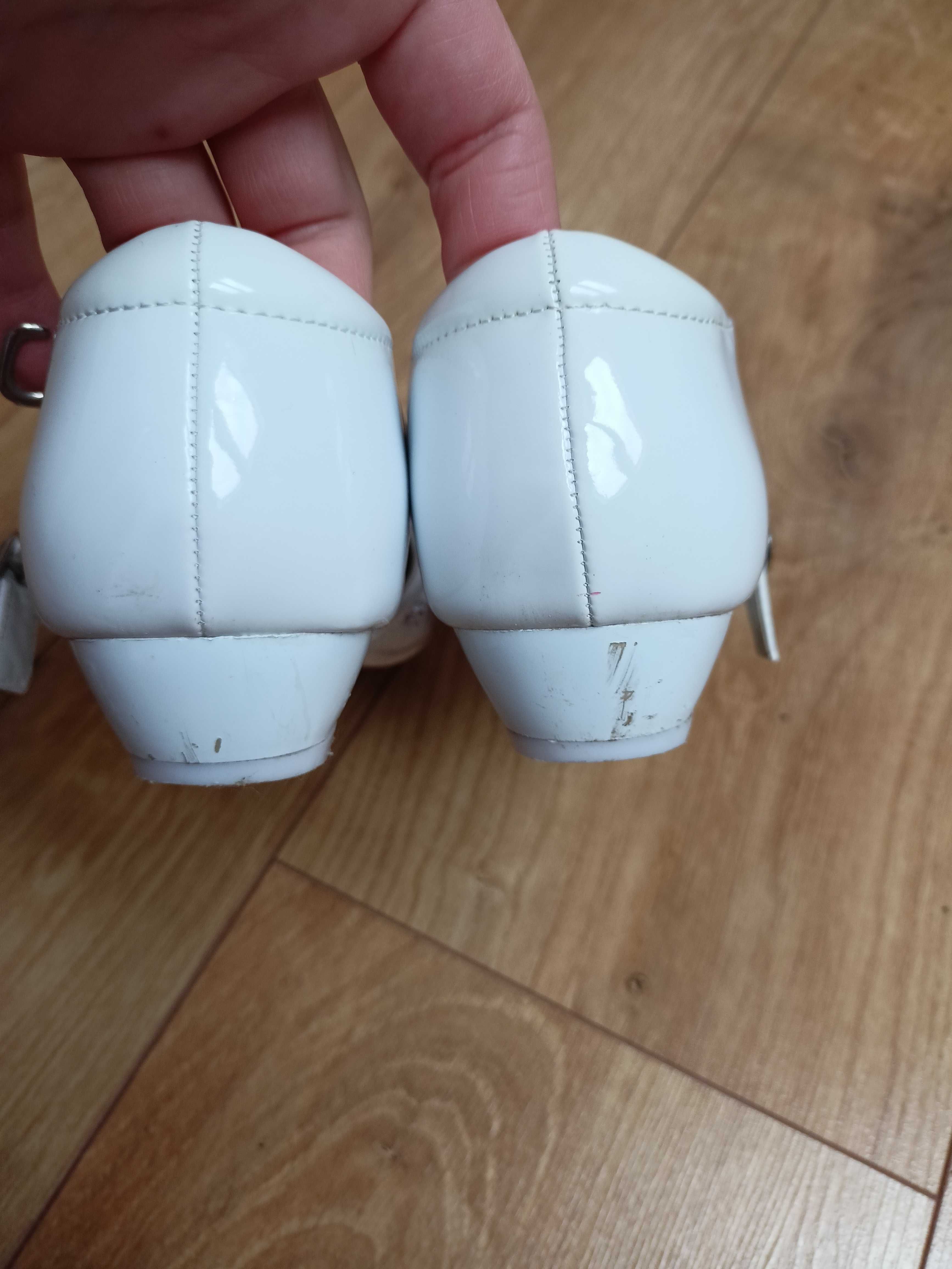 Buty dziewczęce białe rozmiar 32