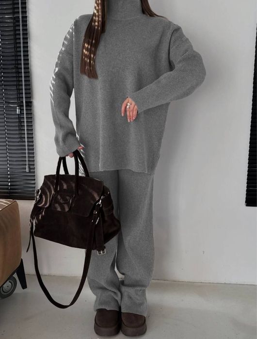 Жіночий костюм двійка з Ангори