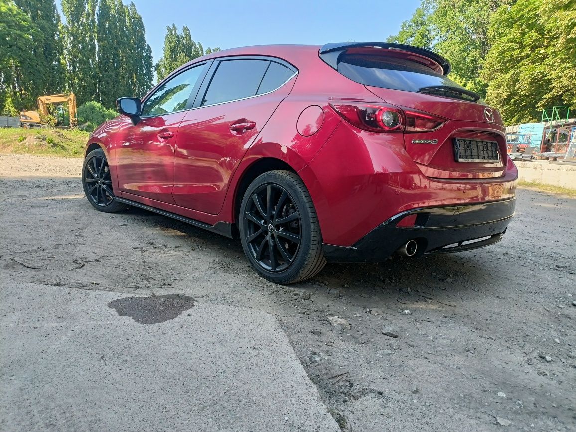 Mazda 3 2.2 D SKAYACTIV 150KM Black Limited