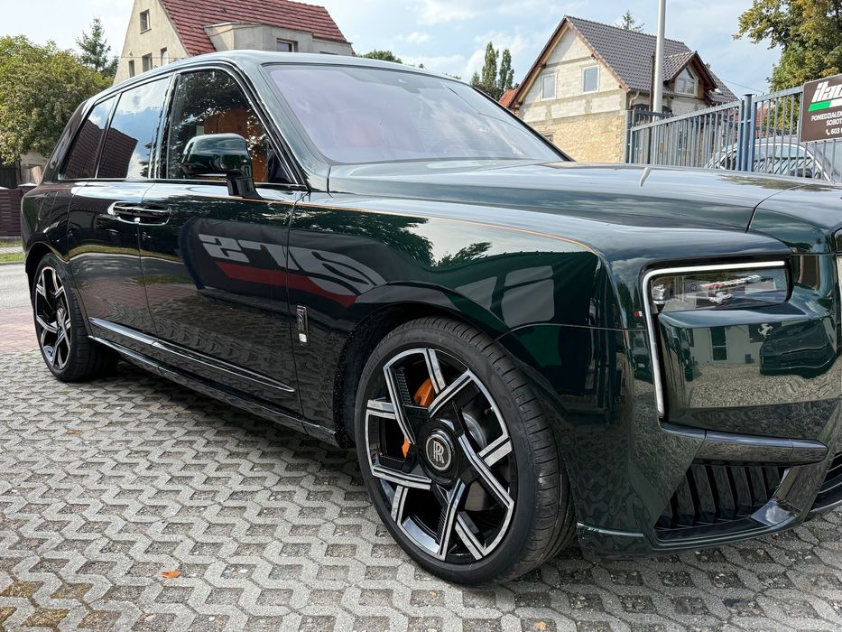 Rolls-Royce Cullinan Cullinan Black Badge Bespoke Illuminated Fascia DOSTĘPNY OD RĘKI!