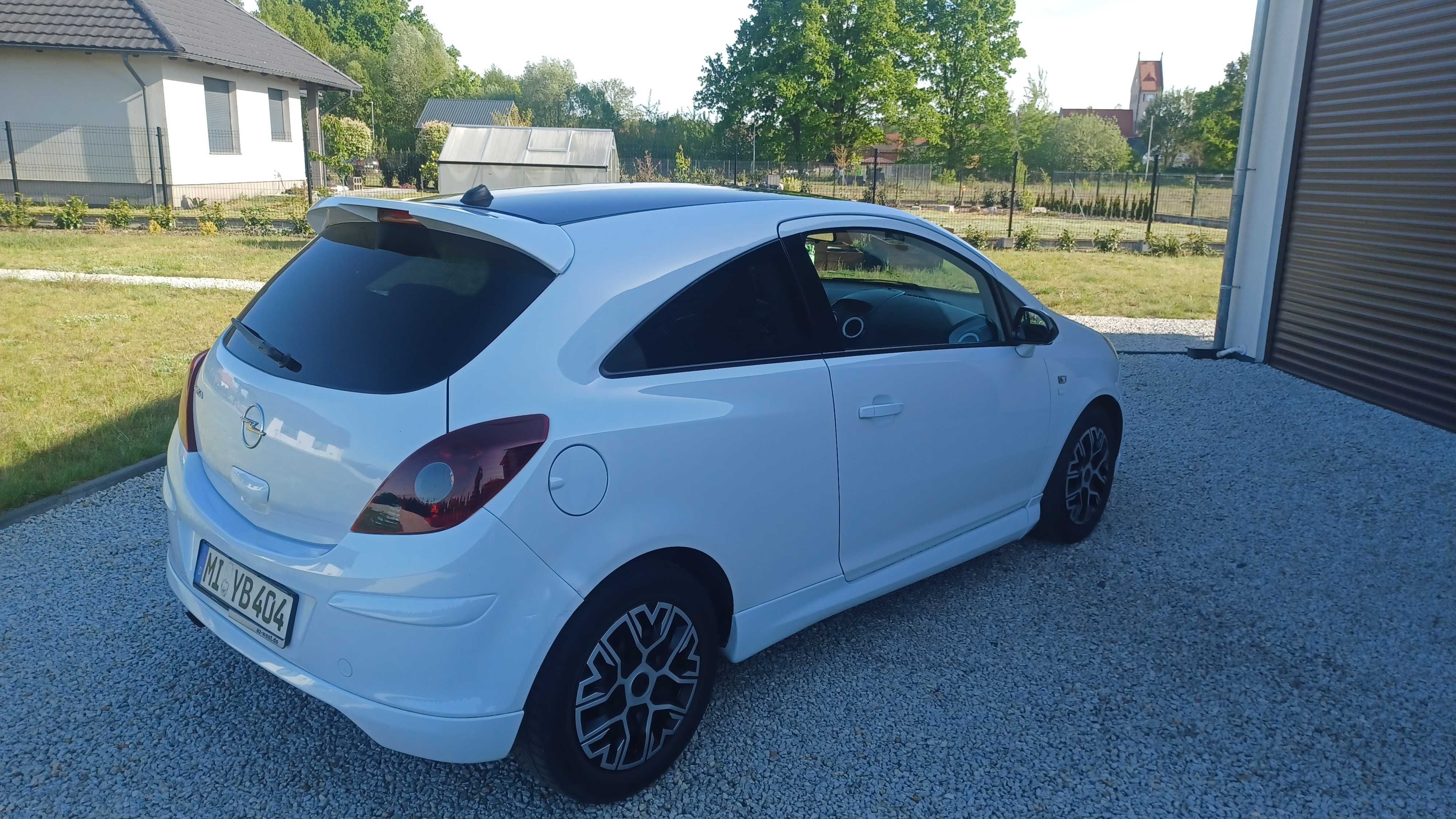 Opel corsa D 1.4 benzyna, klima opc line