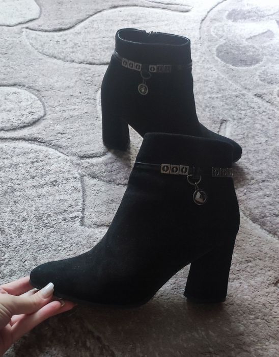 Черевики на підборах