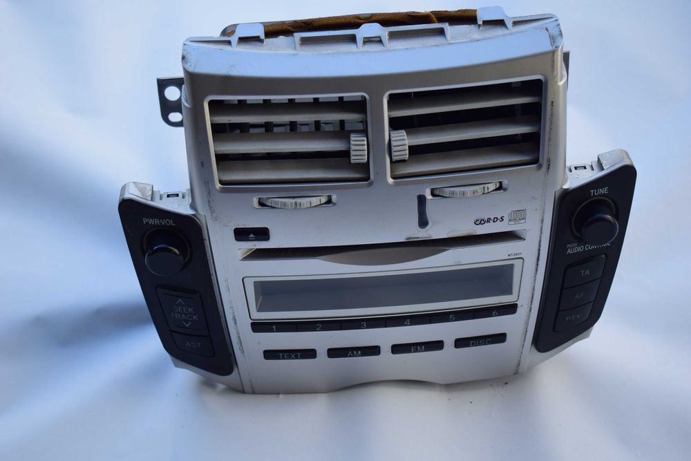 radio cd TOYOTA YARIS II 09R. 86120-0D200