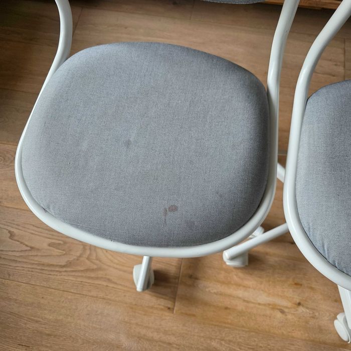 Dziecięce krzesło biurowe ÖRFJÄLL Ikea jasnoszary zestaw 2 sztuki