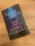 Neon Gods, Dark Olympus, Tom 1 autorstwa Katee Robert