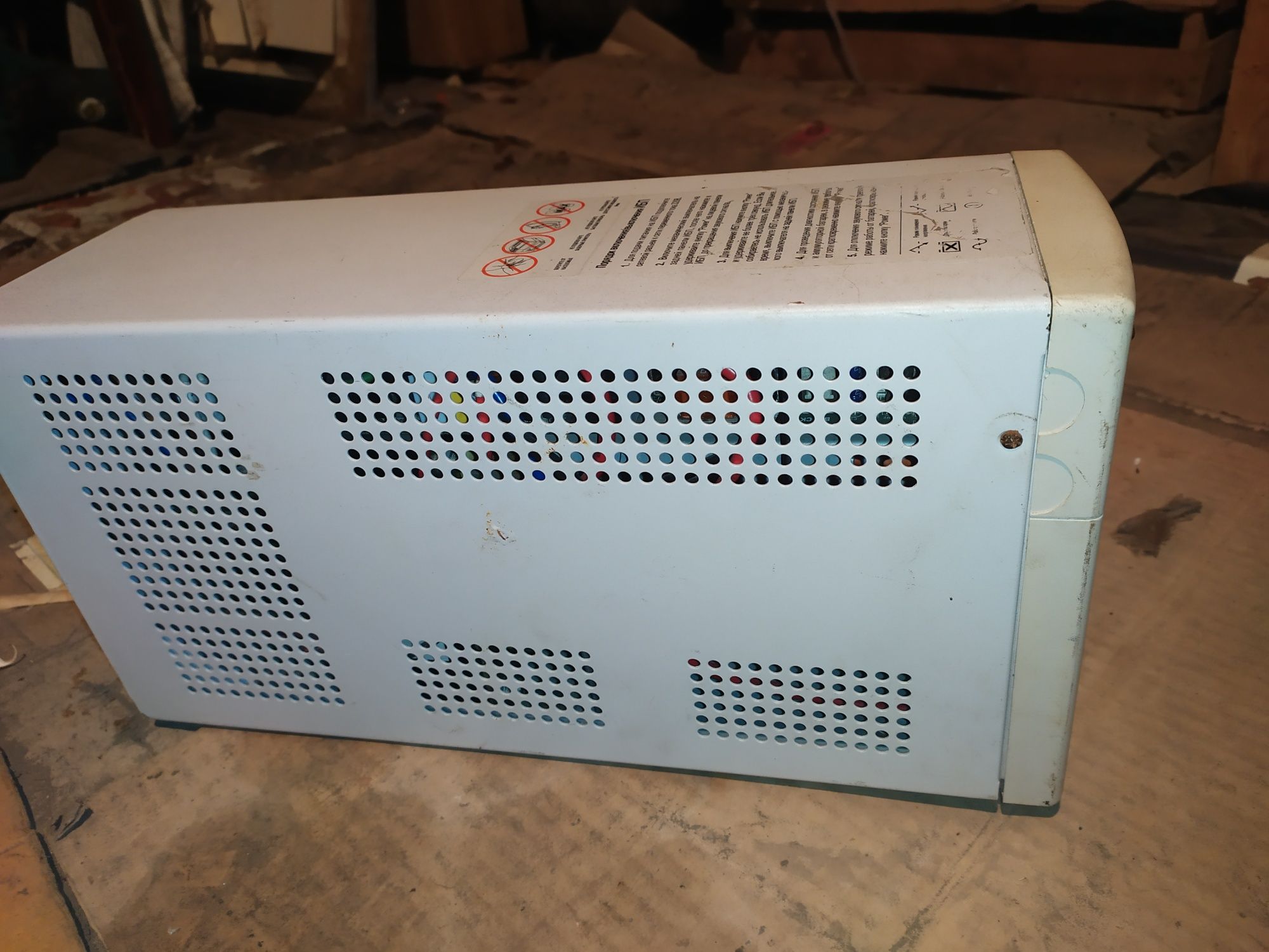 APS Kin 1500Va UPS 900 Ват чистих 24v