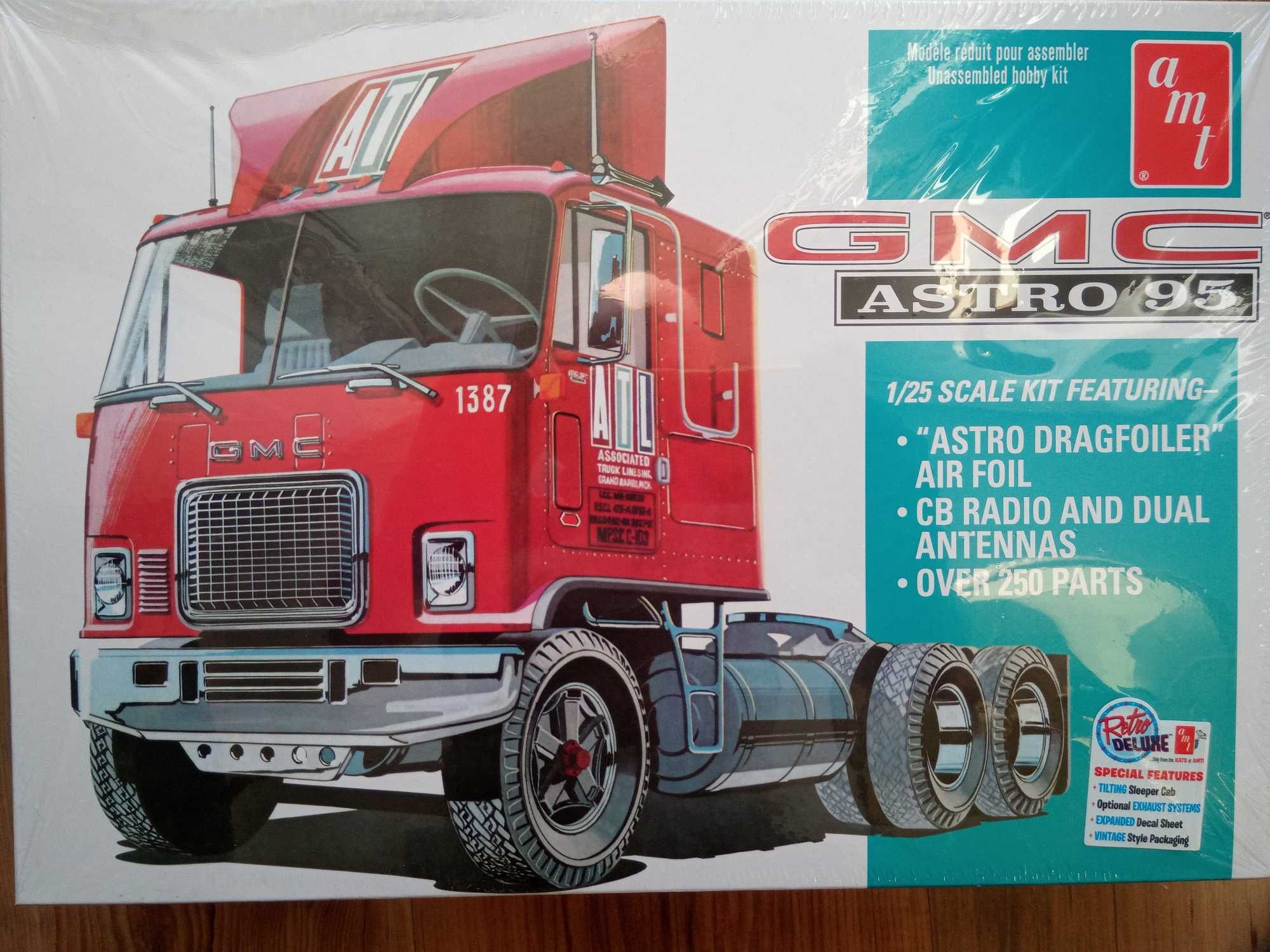 AMT 1140 - GMC Astro 95 - 1/25 - Model do sklejania