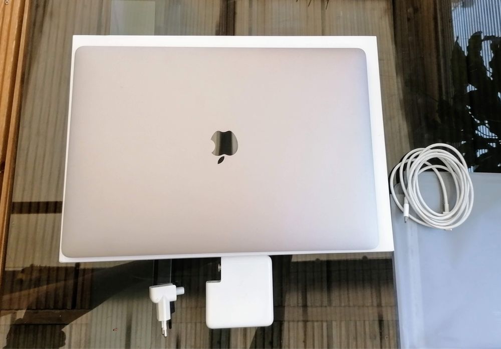 MacBook Pro 15" Space Gray 2018